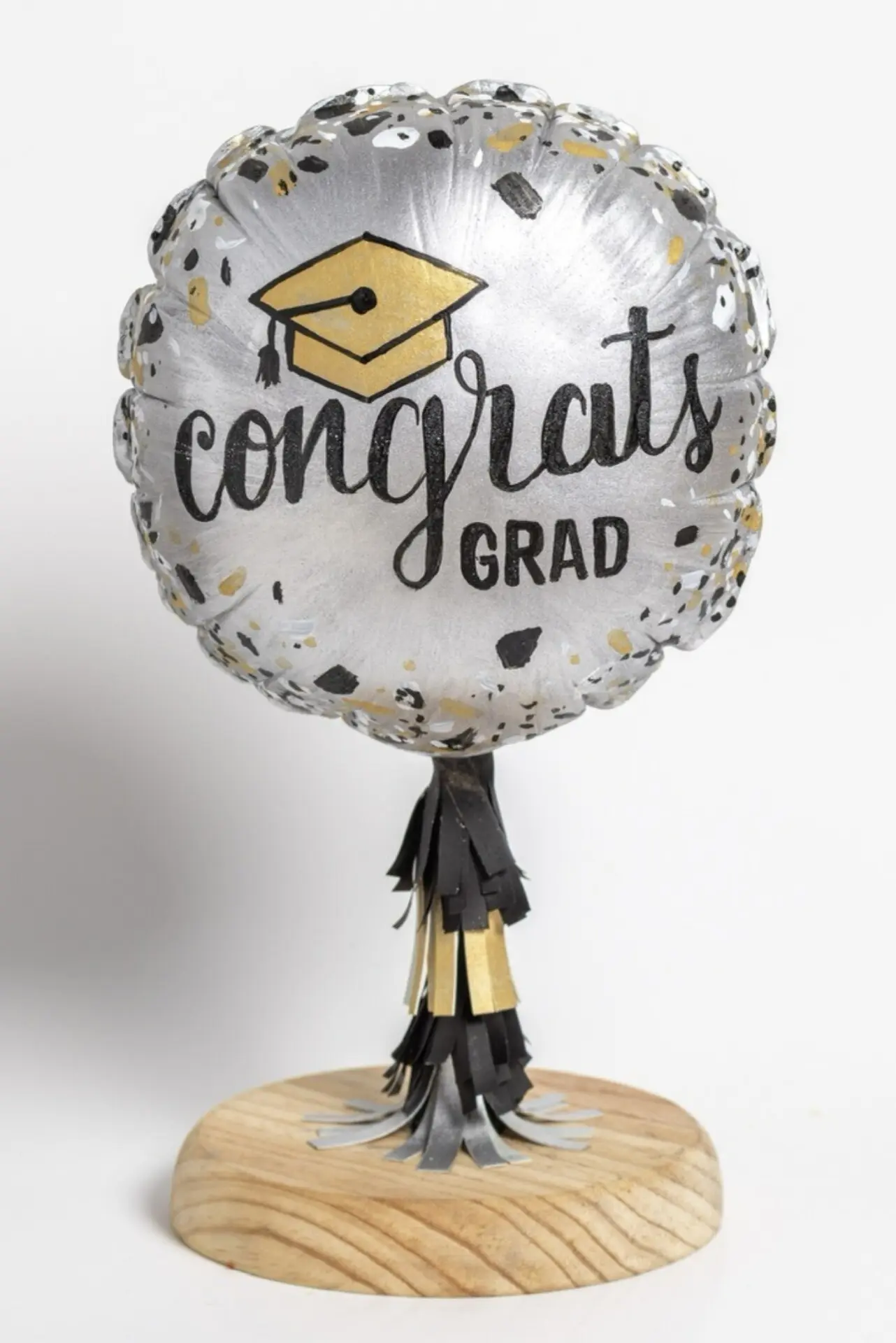 Hyper-Realistic Balloon Cake